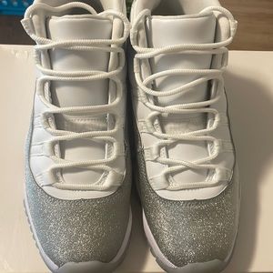 Women Jordan Retro 11